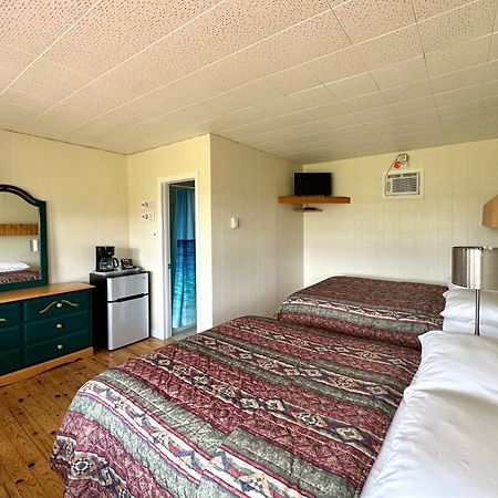 The Waterfront Motel Grand Barachois Buitenkant foto