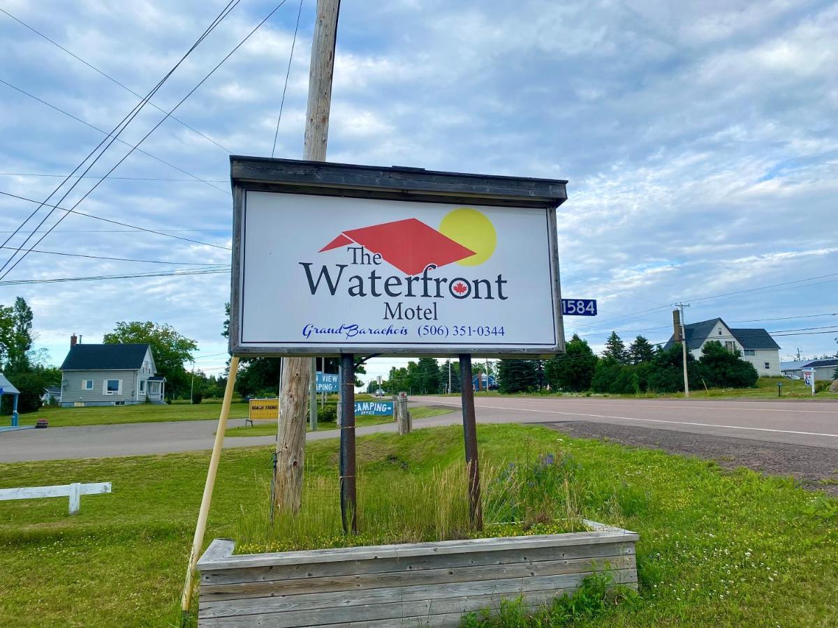 The Waterfront Motel Grand Barachois Buitenkant foto