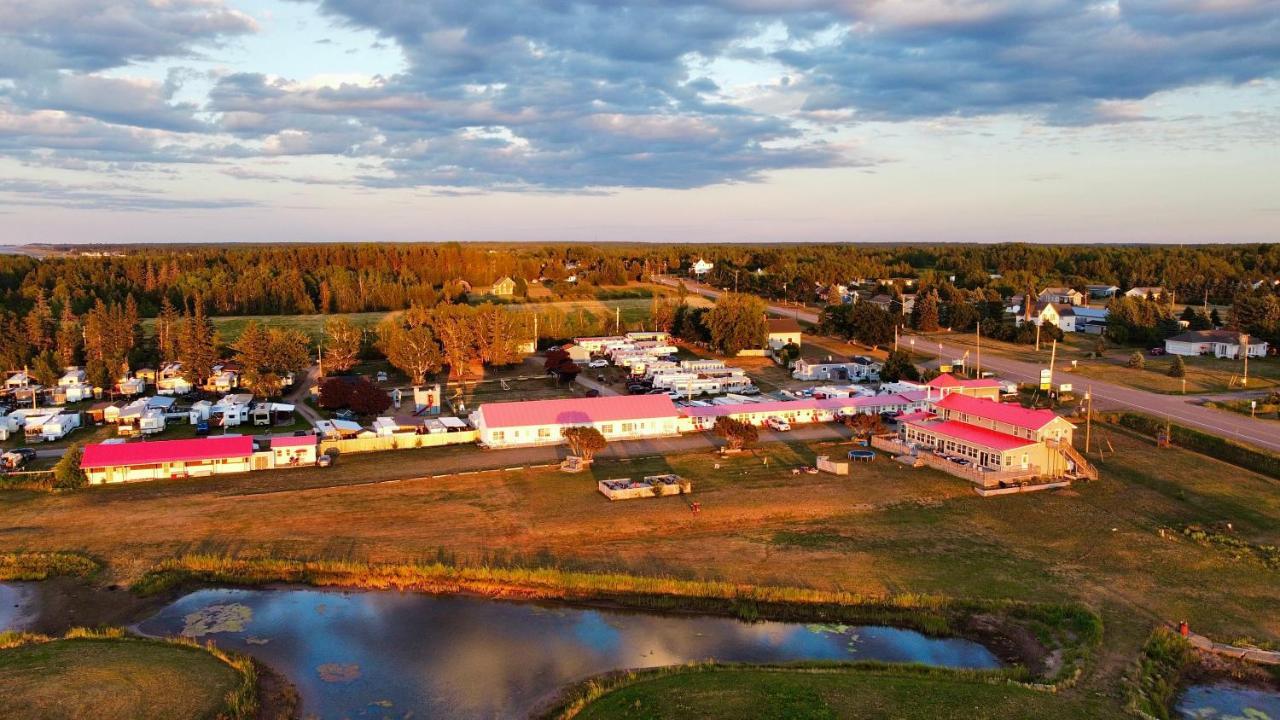 The Waterfront Motel Grand Barachois Buitenkant foto